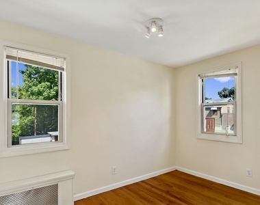 2011 Gildersleeve Avenue - Photo Thumbnail 12