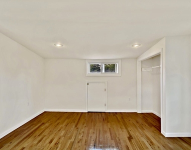 2011 Gildersleeve Avenue - Photo Thumbnail 9