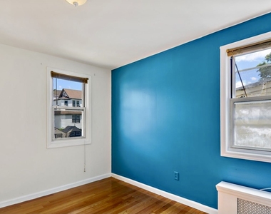 2011 Gildersleeve Avenue - Photo Thumbnail 10