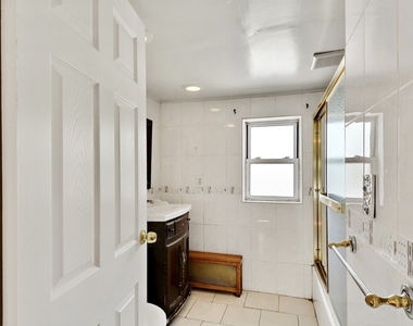 2011 Gildersleeve Avenue - Photo Thumbnail 11