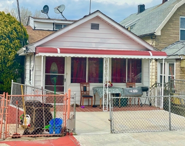 2011 Gildersleeve Avenue - Photo Thumbnail 15