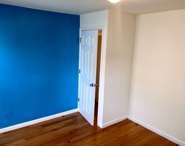 2011 Gildersleeve Avenue - Photo Thumbnail 5