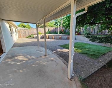 5573 Dent Ave - Photo Thumbnail 31