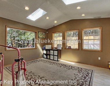 11009 Nw 29th Avenue - Photo Thumbnail 9