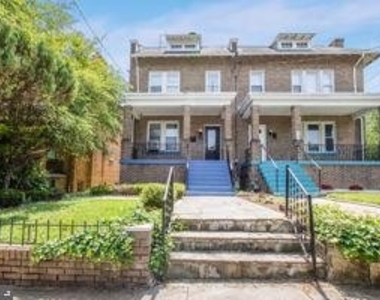 1603 Otis Street Ne - Photo Thumbnail 0