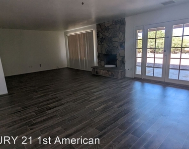 6801 N. Camino De La Tierra - Photo Thumbnail 2