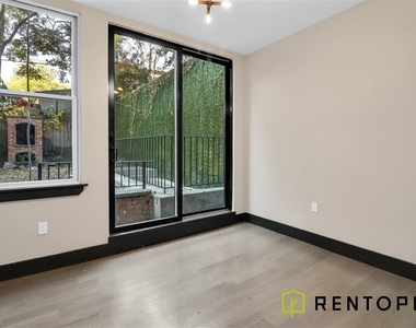 540 Driggs Avenue - Photo Thumbnail 6