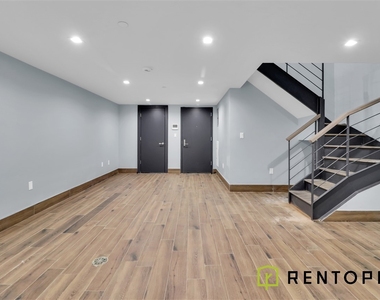 540 Driggs Avenue - Photo Thumbnail 8
