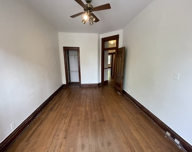 1615 W Belle Plaine Avenue - Photo Thumbnail 8