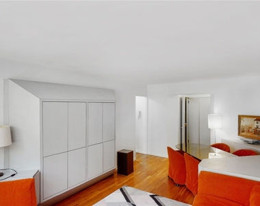 336 East 50 St - Photo Thumbnail 3