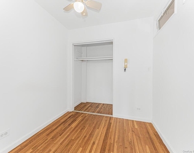 609 Kappock Street - Photo Thumbnail 6