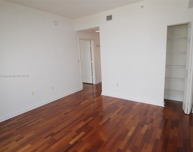 357 Almeria Ave Apt 1502 - Photo Thumbnail 4