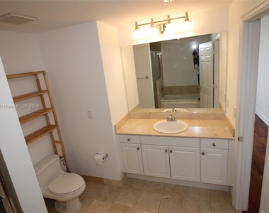 357 Almeria Ave Apt 1502 - Photo Thumbnail 7