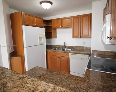 357 Almeria Ave Apt 1502 - Photo Thumbnail 11