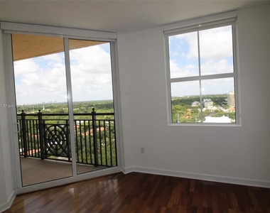 357 Almeria Ave Apt 1502 - Photo Thumbnail 10