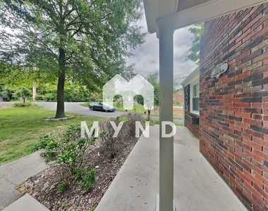 2206 Eastland Ave - Photo Thumbnail 20