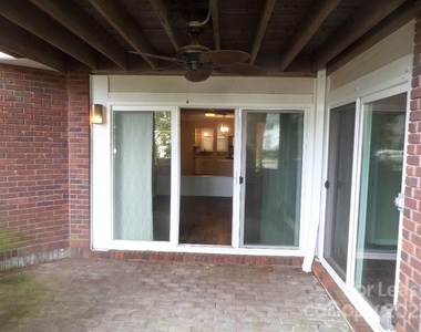 2719 Selwyn Avenue - Photo Thumbnail 5