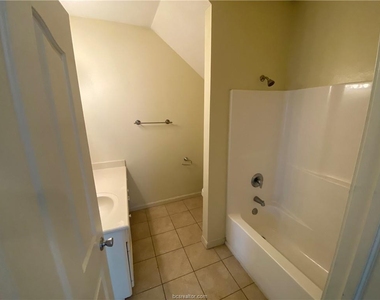 1505 Hollowhill Drive - Photo Thumbnail 7