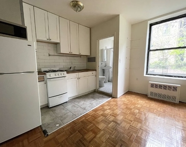 323A East 89th Street - Photo Thumbnail 1