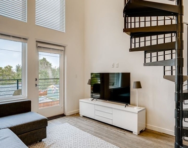 2898 N Fairfax Street - Photo Thumbnail 5