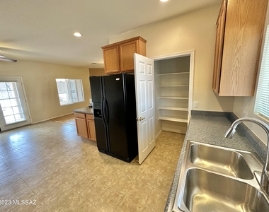 15188 N Triple Crown Place - Photo Thumbnail 14