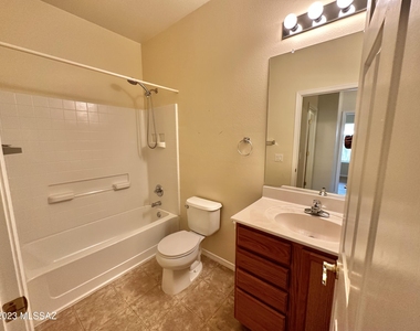 15188 N Triple Crown Place - Photo Thumbnail 29