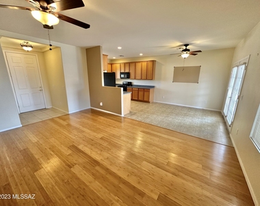 15188 N Triple Crown Place - Photo Thumbnail 9