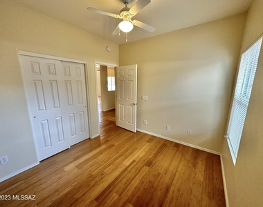 15188 N Triple Crown Place - Photo Thumbnail 26