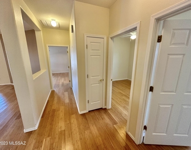 15188 N Triple Crown Place - Photo Thumbnail 18