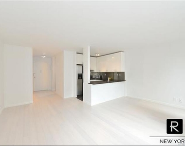 1 Irving Pl - Photo Thumbnail 1