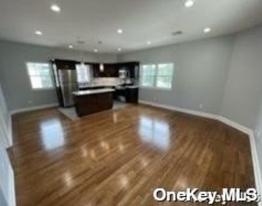 93 Hempstead Avenue - Photo Thumbnail 14