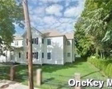 93 Hempstead Avenue - Photo Thumbnail 11