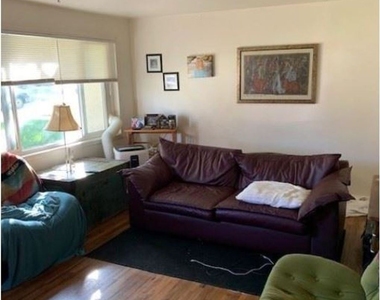 431-437 Glen View Court - Photo Thumbnail 5