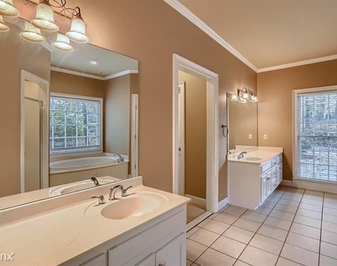 15390 Laurel Grove Dr Unit - Photo Thumbnail 7