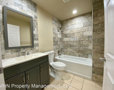 5603 Lakebend West Dr Unit B - Photo Thumbnail 6