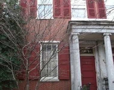 912 Spruce Street - Photo Thumbnail 0