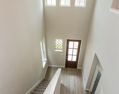 7504 Palisades Drive - Photo Thumbnail 33