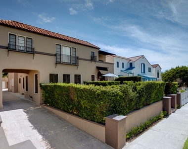 848 S Curson Ave - Photo Thumbnail 1