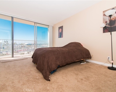 700 E Ocean Boulevard - Photo Thumbnail 17