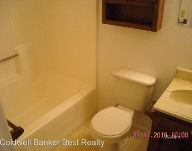 437 Fountain St - Photo Thumbnail 2