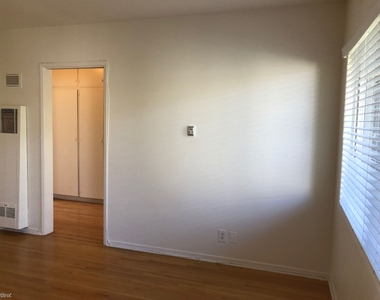 1341 Yale St Apt 6 - Photo Thumbnail 6