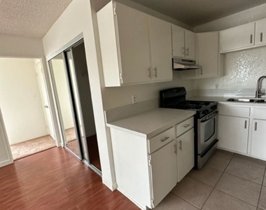 10323 Woodbine St. - Photo Thumbnail 4