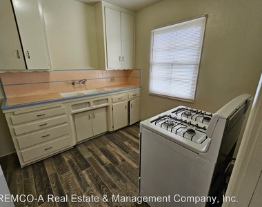 802 Raymond Ave. - Photo Thumbnail 4