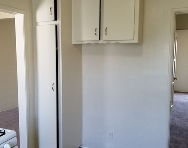 802 Raymond Ave. - Photo Thumbnail 7