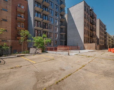 375 Lefferts Avenue - Photo Thumbnail 14