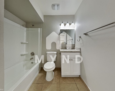 6739 W Minnezona Ave - Photo Thumbnail 14