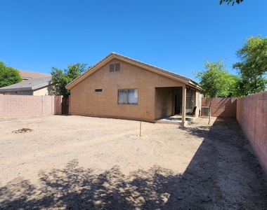 12335 W Roma Avenue - Photo Thumbnail 13