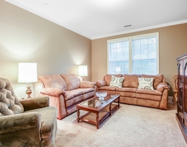 4108 Hoover Ln - Photo Thumbnail 1