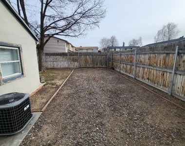 212 E Bird Ave - Photo Thumbnail 1