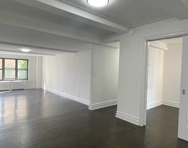 137 East 38th Street - Photo Thumbnail 7